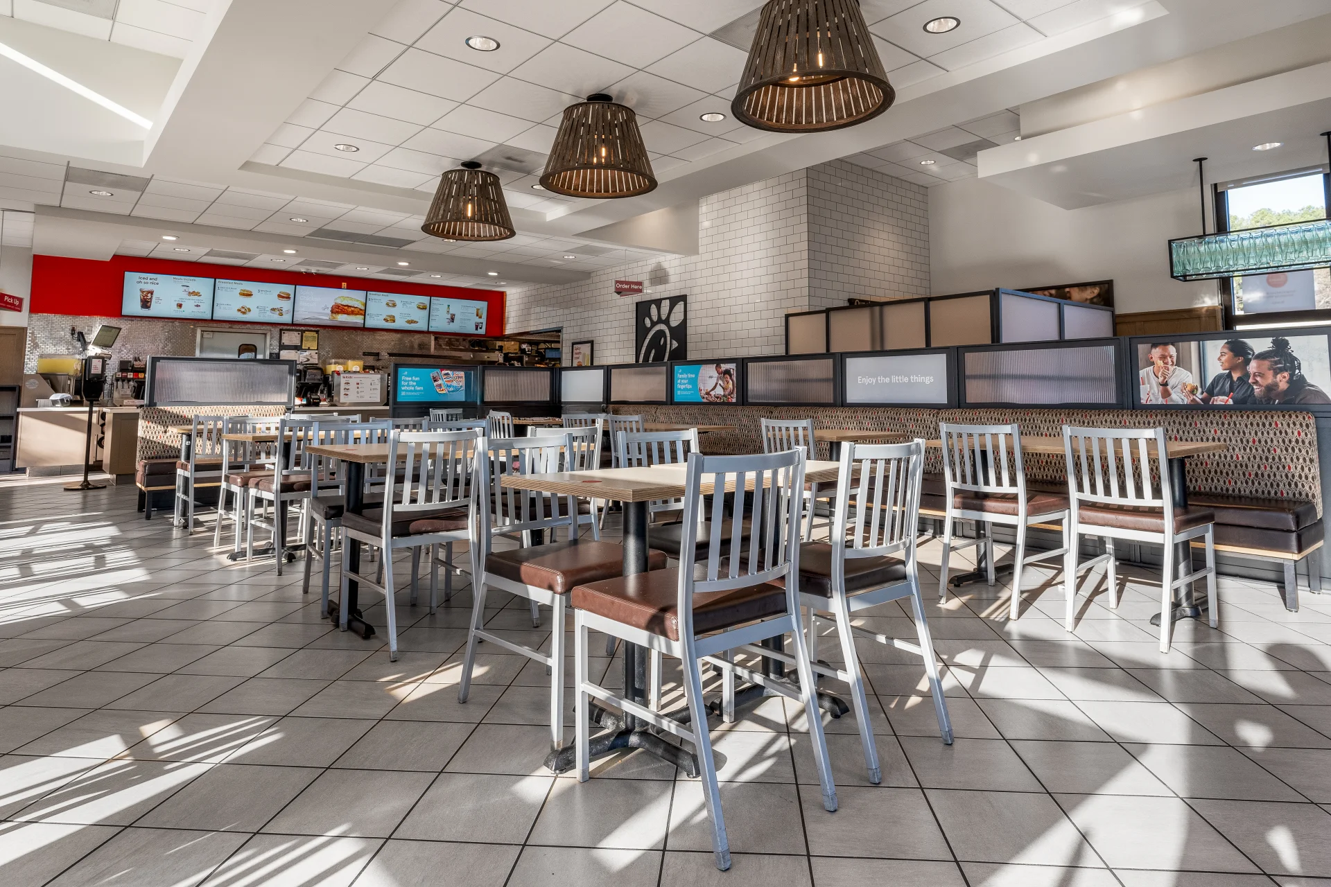 Chick Fil A Chamblee 5450 Peachtree Industrial Blvd   Interior 7.webp